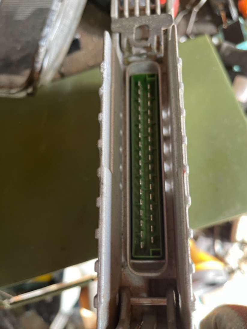 Блок управления ABS Volkswagen Passat B3 1990г. | Фото № 2 Блок управления ABS Volkswagen Passat B3 1990г. - Фото 2