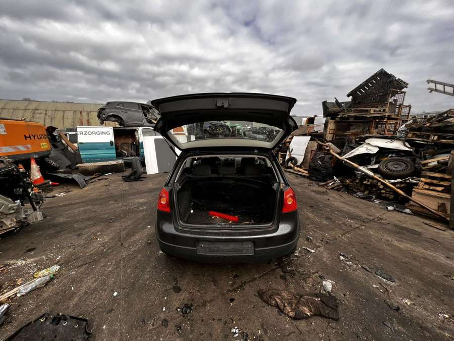 Суппорт передний левый Volkswagen Golf 5 (2003-2008) Хетчбэк 3дв. 2003г. | Фото № 10 Суппорт передний левый Volkswagen Golf 5 (2003-2008) Хетчбэк 3дв. 2003г. - Фото 10