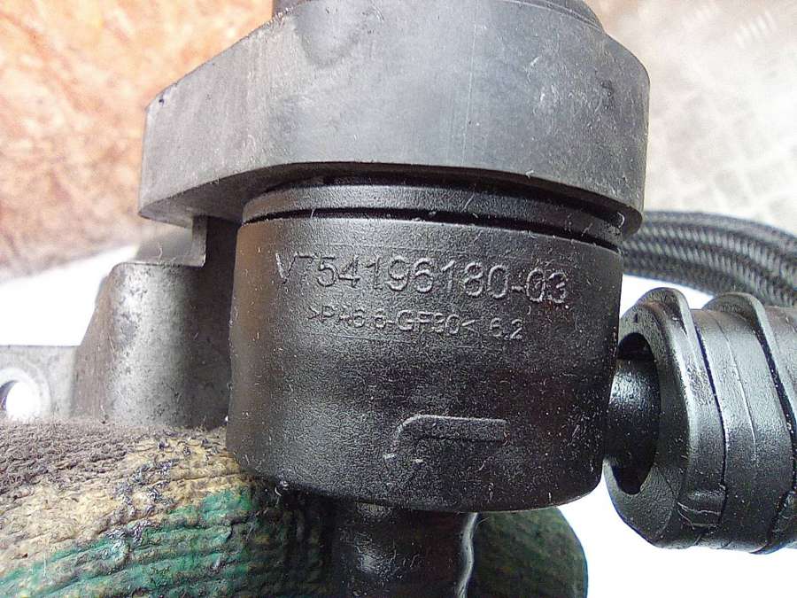 V754196180V75419618003 Клапан вентиляции топливного бака  Citroen Berlingo 2  (B9) 2014г. | Фото № 4  V754196180V75419618003 Клапан вентиляции топливного бака  Citroen Berlingo 2  (B9) 2014г. - Фото 4