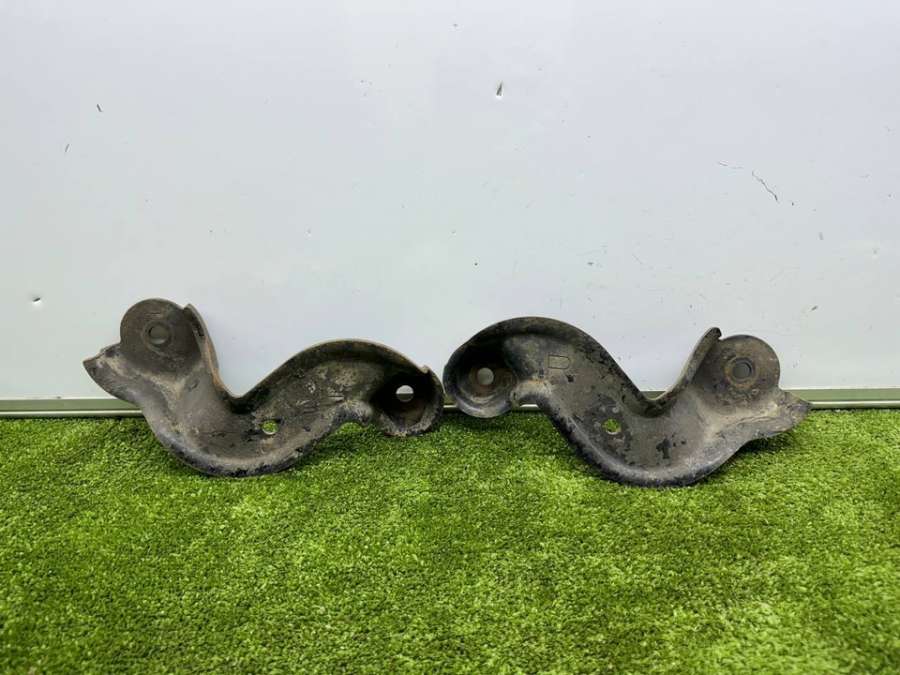 Кронштейн передней балки (пара)   Mitsubishi Galant VIII 1997г. | Фото № 5    Кронштейн передней балки (пара)   Mitsubishi Galant VIII 1997г. - Фото 5