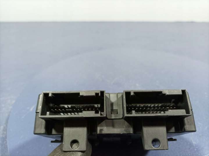 160466 Блок управления (другие)  BMW 7 G11/G12 (2015-2019) 2015г. | Фото № 4  160466 Блок управления (другие)  BMW 7 G11/G12 (2015-2019) 2015г. - Фото 4