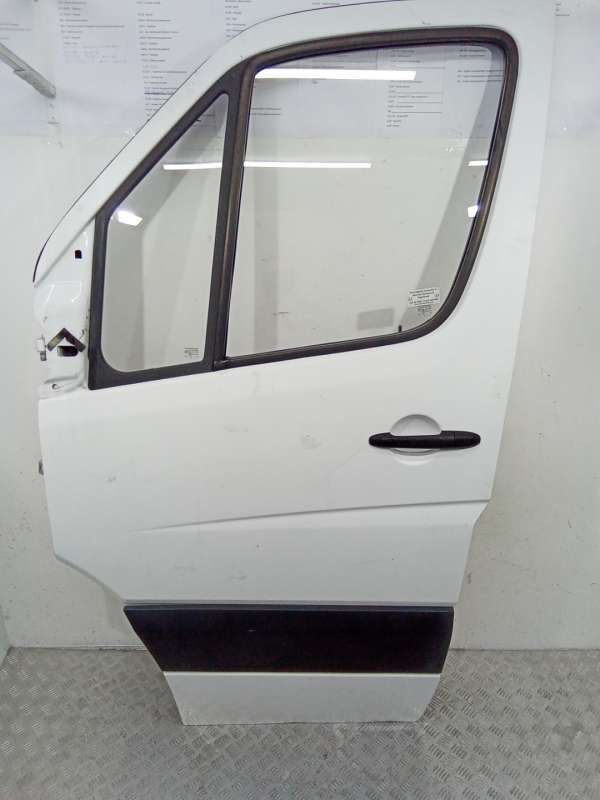 Дверь передняя левая Mercedes-Benz Sprinter 2013г. | Фото № 1 Дверь передняя левая Mercedes-Benz Sprinter 2013г. - Фото 1