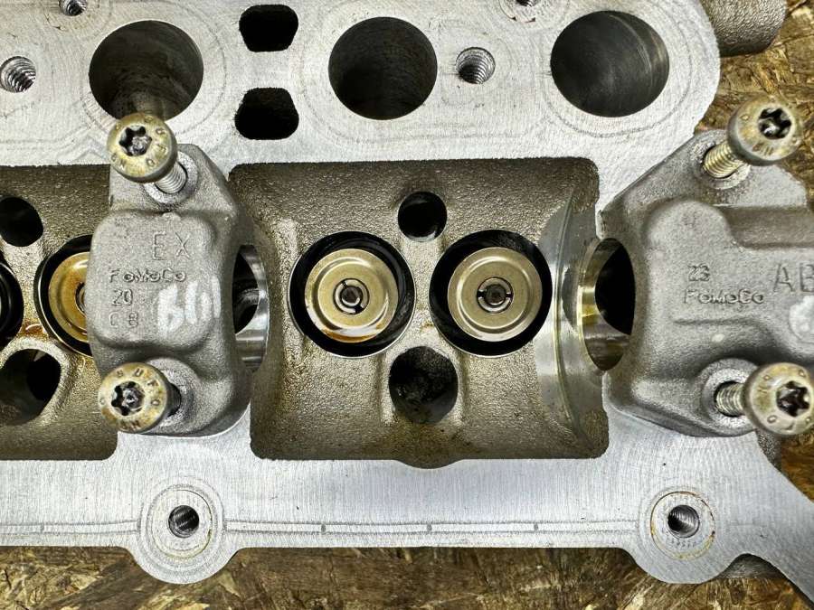 AJ813621LR054846DX236C032CA Головка блока цилиндров правая  Jaguar XF 2 2016г. | Фото № 8  AJ813621LR054846DX236C032CA Головка блока цилиндров правая  Jaguar XF 2 2016г. - Фото 8