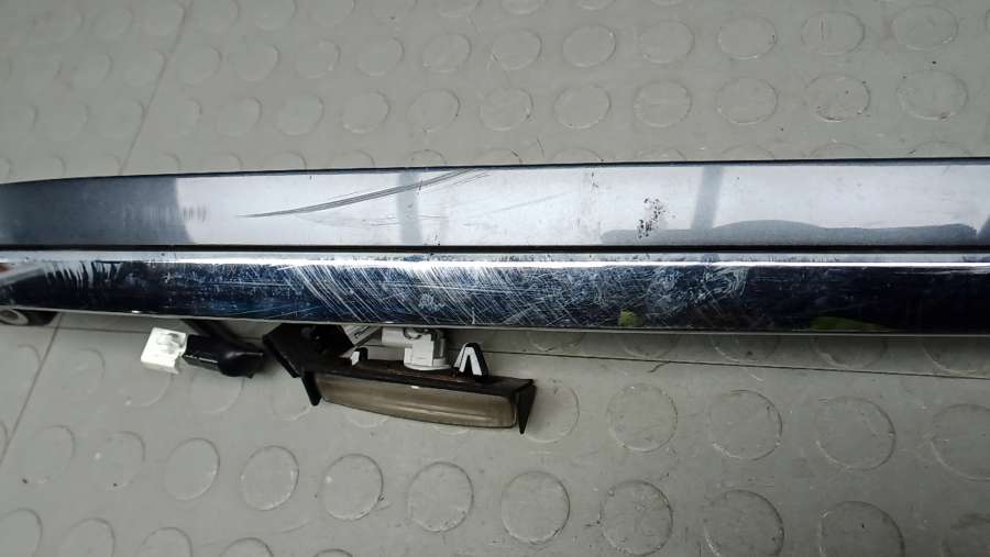 Фонарь подсветки номера 3-5 двери LEXUS RX 2 2003г. | Фото № 7 Фонарь подсветки номера 3-5 двери LEXUS RX 2 2003г. - Фото 7