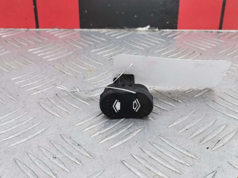 Кнопка стеклоподъемника Ford Focus 1 (1998-2005) Универсал 2002г. | Фото № 1 Кнопка стеклоподъемника Ford Focus 1 (1998-2005) Универсал 2002г. - Фото 1