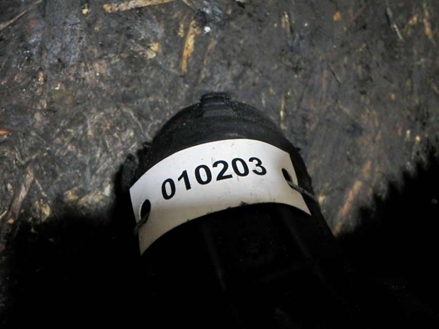 8E0129615 Патрубок чистого воздуха (к турбине)  Audi A4 0000г. | Фото № 4  8E0129615 Патрубок чистого воздуха (к турбине)  Audi A4 0000г. - Фото 4