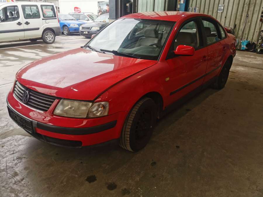 Кнопка стеклоподъемника Volkswagen Passat 5 (1996-2000) Седан 1999г. | Фото № 6 Кнопка стеклоподъемника Volkswagen Passat 5 (1996-2000) Седан 1999г. - Фото 6