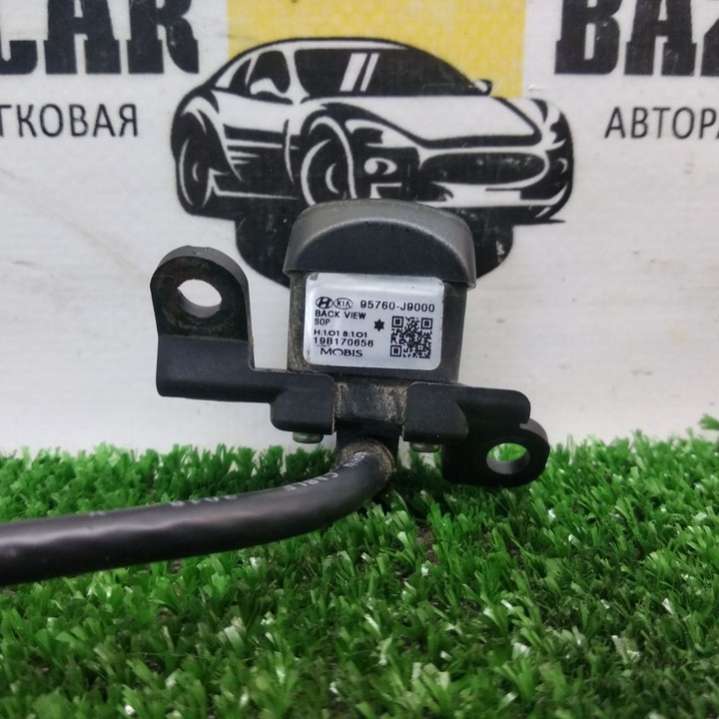 95760J9000  Камера заднего вида   Hyundai Kona 2020г. | Фото № 8  95760J9000  Камера заднего вида   Hyundai Kona 2020г. - Фото 8