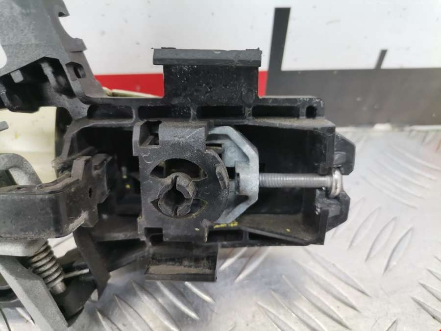 Ручка двери наружная задняя правая Ford Fiesta 6 (2008-2019) Хетчбэк 5дв. 2010г. | Фото № 5 Ручка двери наружная задняя правая Ford Fiesta 6 (2008-2019) Хетчбэк 5дв. 2010г. - Фото 5