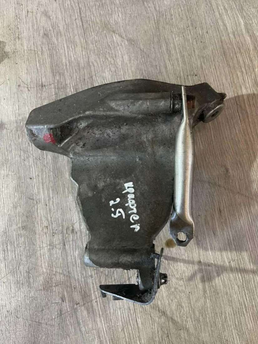 Кронштейн двигателя Volkswagen Crafter 1 2009г. | Фото № 1 Кронштейн двигателя Volkswagen Crafter 1 2009г. - Фото 1