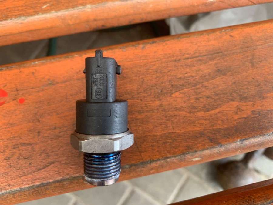 0281002651 0281002568 Датчик давления топлива Renault Espace 4 2005г. | Фото № 3 0281002651 0281002568 Датчик давления топлива Renault Espace 4 2005г. - Фото 3