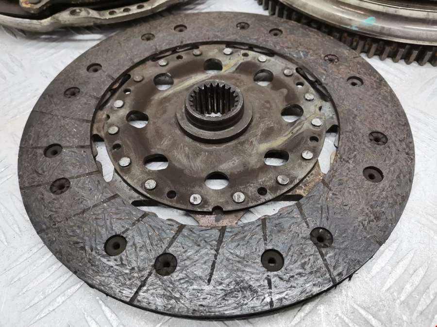 Маховик (демпфер сцепления) Toyota Corolla Verso 2 (2004-2009) Минивэн 2007г. | Фото № 5 Маховик (демпфер сцепления) Toyota Corolla Verso 2 (2004-2009) Минивэн 2007г. - Фото 5