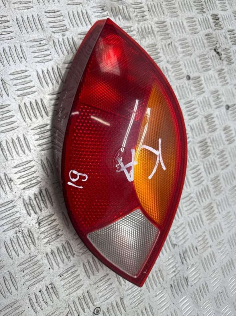 Фонарь задний правый Ford KA 1 2000г. | Фото № 1 Фонарь задний правый Ford KA 1 2000г. - Фото 1
