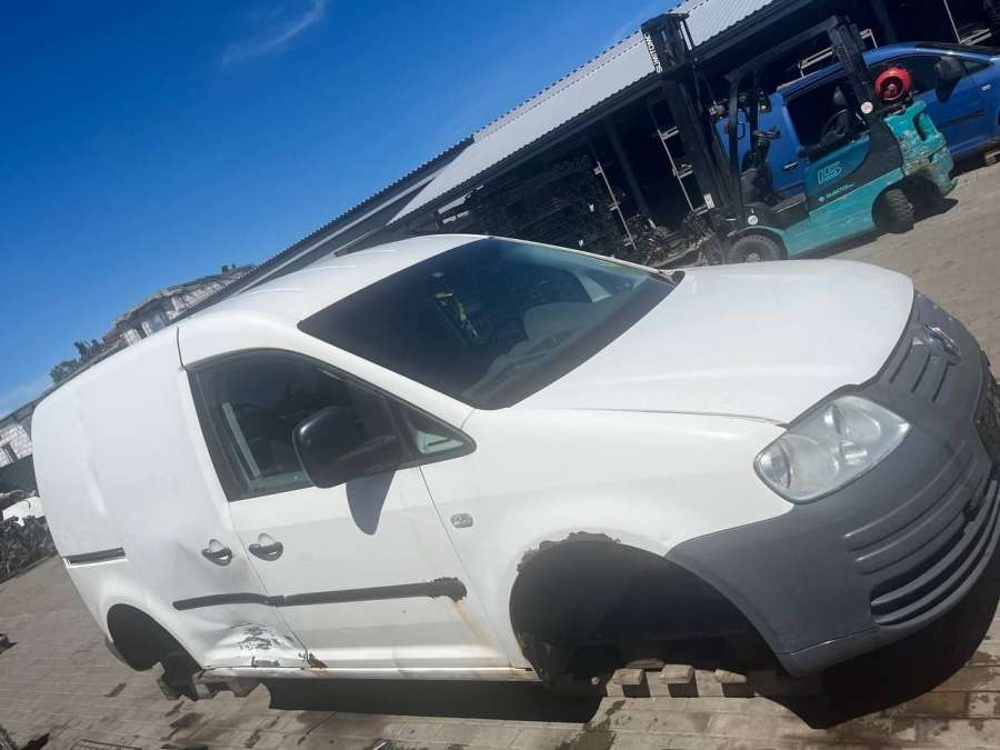 1T0821136 Кронштейн крепления крыла переднего правого  Volkswagen Caddy 2004г. | Фото № 6  1T0821136 Кронштейн крепления крыла переднего правого  Volkswagen Caddy 2004г. - Фото 6
