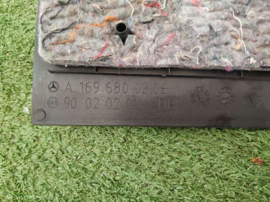 A1696800206 90020201 Обшивка стойки передней правой (накладка)  Mercedes B W245 2005г. | Фото № 6  A1696800206 90020201 Обшивка стойки передней правой (накладка)  Mercedes B W245 2005г. - Фото 6