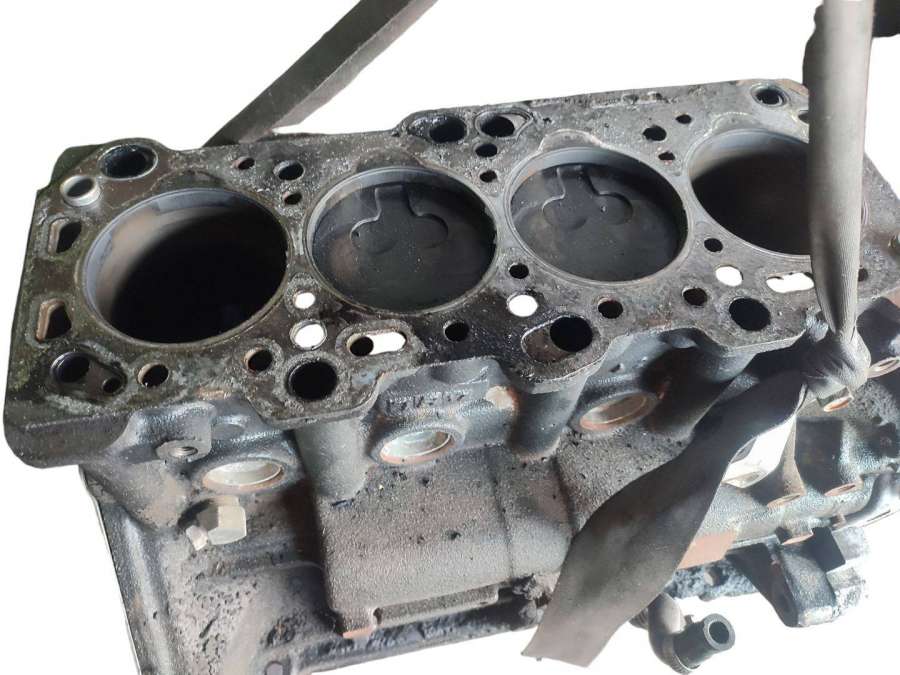 4D68 Блок цилиндров  Mitsubishi Space Wagon 2 1997г. | Фото № 5  4D68 Блок цилиндров  Mitsubishi Space Wagon 2 1997г. - Фото 5