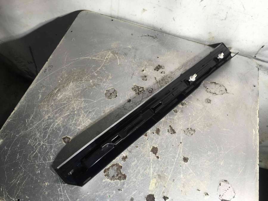 2216800135A2216800135 Накладка на порог Mercedes-Benz S W221 2007г. | Фото № 2 2216800135A2216800135 Накладка на порог Mercedes-Benz S W221 2007г. - Фото 2