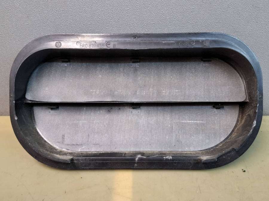 6R0819465B Клапан вентиляции кузова  Volkswagen Jetta седан 2020г. | Фото № 1  6R0819465B Клапан вентиляции кузова  Volkswagen Jetta седан 2020г. - Фото 1