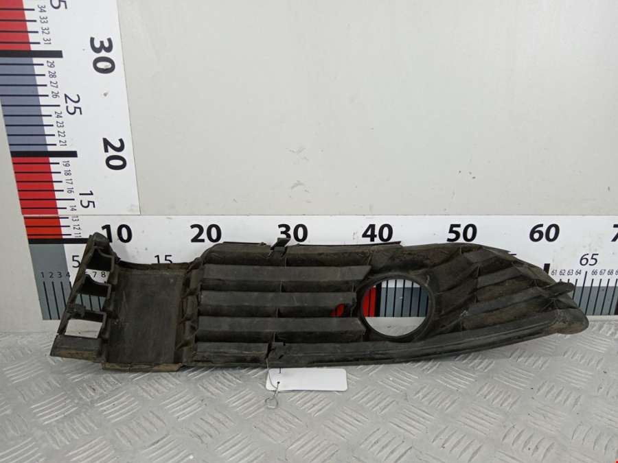 3B0853665H Решетка (заглушка) в бампер левая Volkswagen Passat 5 GP (2000-2005) Универсал 2004г. | Фото № 2 3B0853665H Решетка (заглушка) в бампер левая Volkswagen Passat 5 GP (2000-2005) Универсал 2004г. - Фото 2