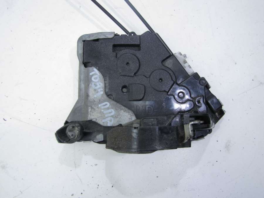 Замок двери передней правой Toyota Prius 3 2009г. | Фото № 3 Замок двери передней правой Toyota Prius 3 2009г. - Фото 3