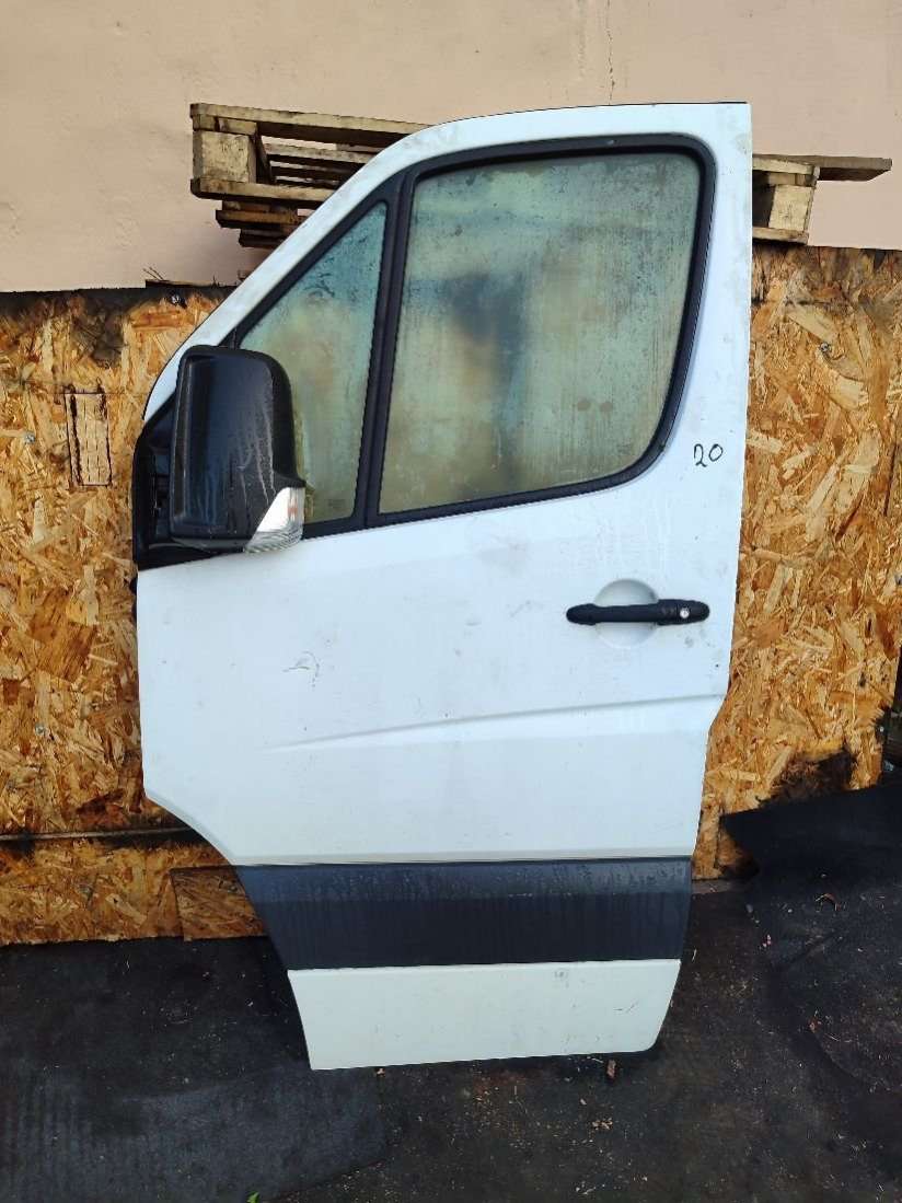 Дверь передняя левая  Mercedes Sprinter W906 2009г. | Фото № 1   Дверь передняя левая  Mercedes Sprinter W906 2009г. - Фото 1