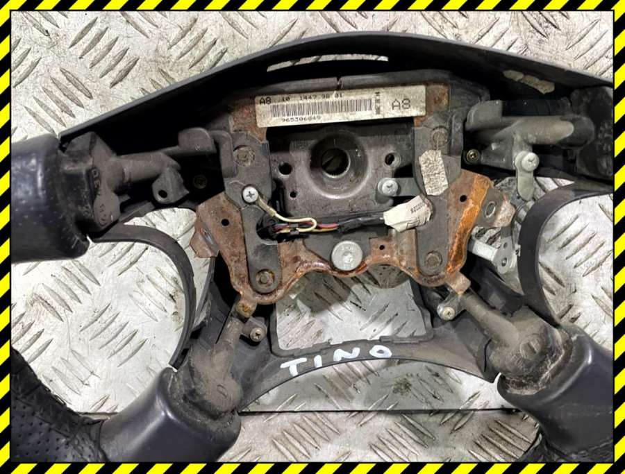 Руль  Nissan Almera Tino 2002г. | Фото № 2   Руль  Nissan Almera Tino 2002г. - Фото 2