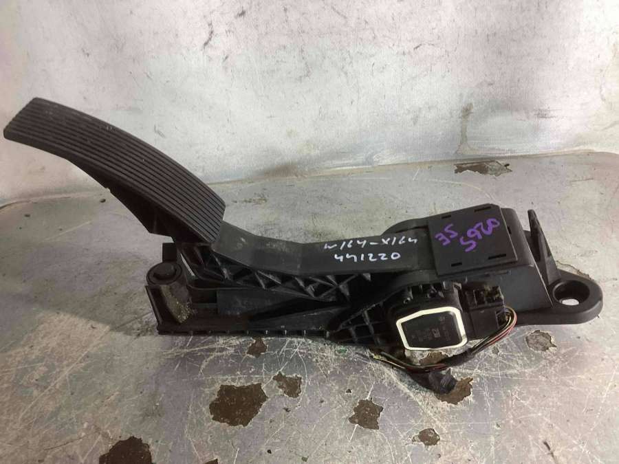 1643000004A1643000004 Педаль газа  Mercedes-Benz GL X164 2008г. | Фото № 3  1643000004A1643000004 Педаль газа  Mercedes-Benz GL X164 2008г. - Фото 3