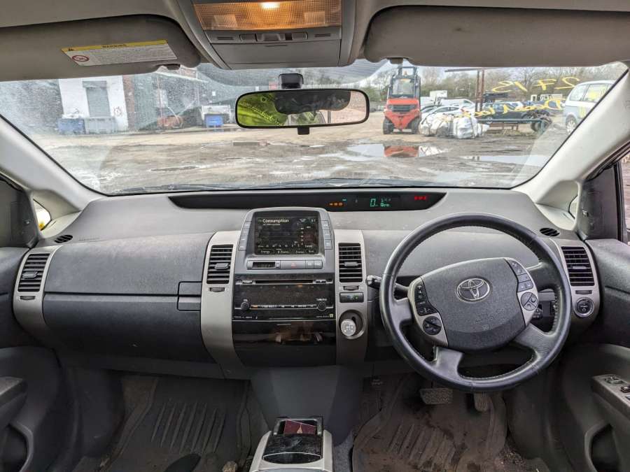 5542047010 Бардачок (вещевой ящик) Toyota Prius 2 (XW20) (2003-2009) Хетчбэк 5дв. 2006г. | Фото № 10 5542047010 Бардачок (вещевой ящик) Toyota Prius 2 (XW20) (2003-2009) Хетчбэк 5дв. 2006г. - Фото 10