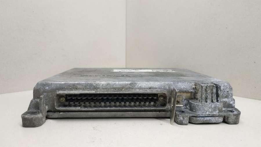 SIEMENSBVM7700858259HOM7700749946S101718102C Блок управления двигателем Renault 21 1988г. | Фото № 2 SIEMENSBVM7700858259HOM7700749946S101718102C Блок управления двигателем Renault 21 1988г. - Фото 2