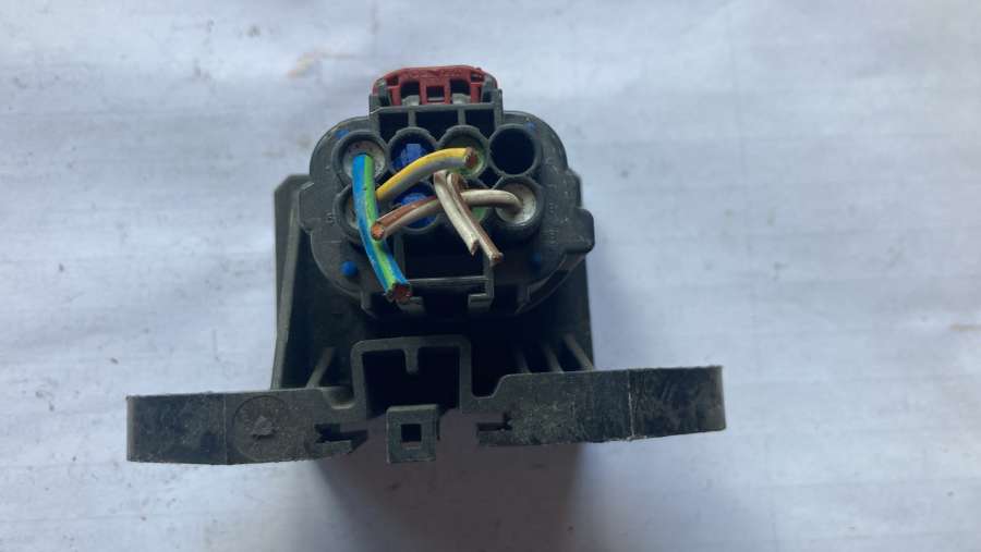 F1FA9D370GA Блок управления топливным насосом  Ford Focus 3 0000г. | Фото № 3  F1FA9D370GA Блок управления топливным насосом  Ford Focus 3 0000г. - Фото 3