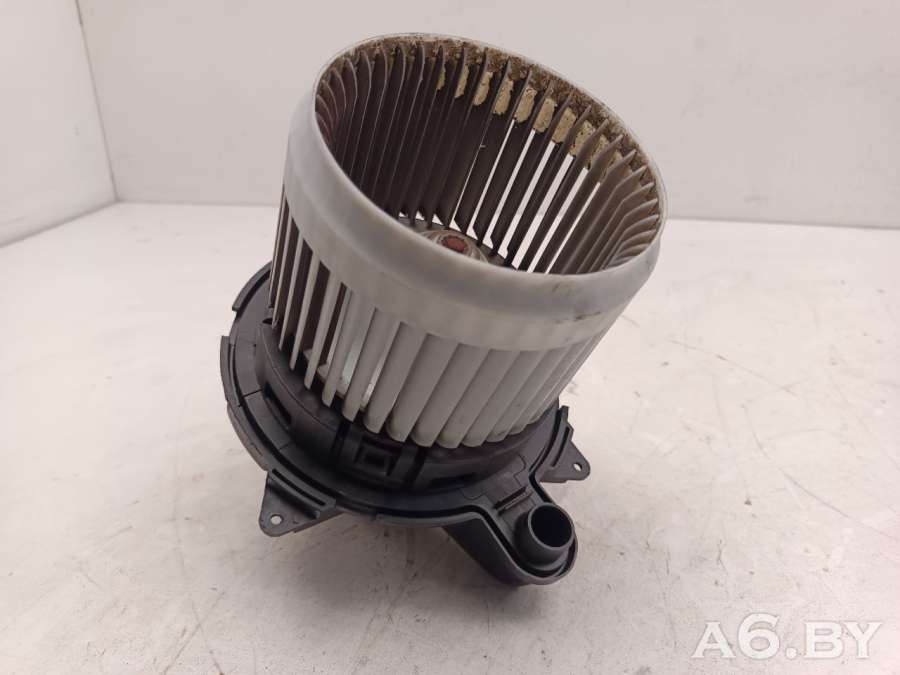 5P3730100 Моторчик печки  Dacia Sandero Stepway 2 2016г. | Фото № 5  5P3730100 Моторчик печки  Dacia Sandero Stepway 2 2016г. - Фото 5