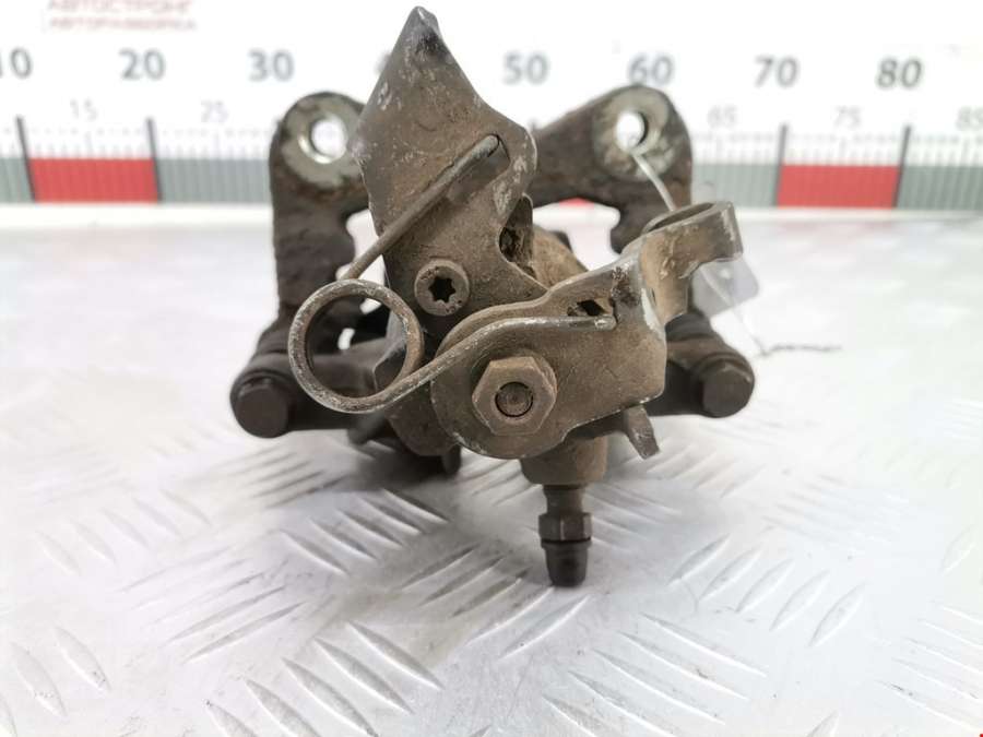 Суппорт задний левый Citroen C8 (2002-2014) Минивэн 2006г. | Фото № 4 Суппорт задний левый Citroen C8 (2002-2014) Минивэн 2006г. - Фото 4