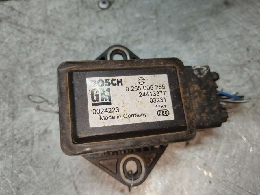 Датчик ускорения Opel Meriva Минивэн 2003г. | Фото № 4 Датчик ускорения Opel Meriva Минивэн 2003г. - Фото 4