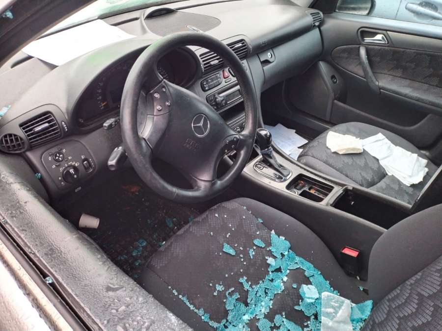 Накладка декоративная (молдинг) двери передней правой Mercedes C-Class (W203) (2000-2008) Седан 2003г. | Фото № 14 Накладка декоративная (молдинг) двери передней правой Mercedes C-Class (W203) (2000-2008) Седан 2003г. - Фото 14