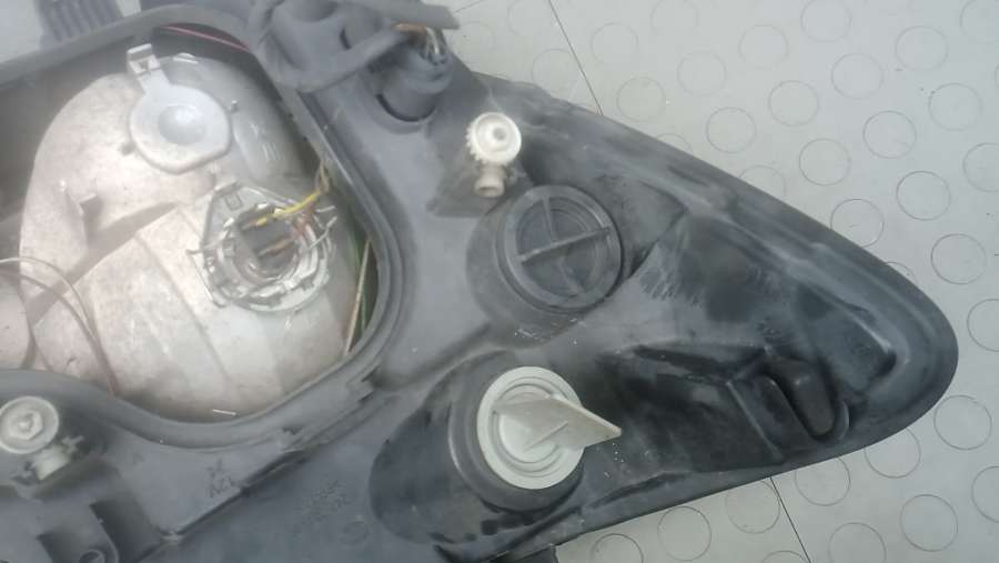 Фара левая MERCEDES BENZ SPRINTER 2 2006г. | Фото № 12 Фара левая MERCEDES BENZ SPRINTER 2 2006г. - Фото 12