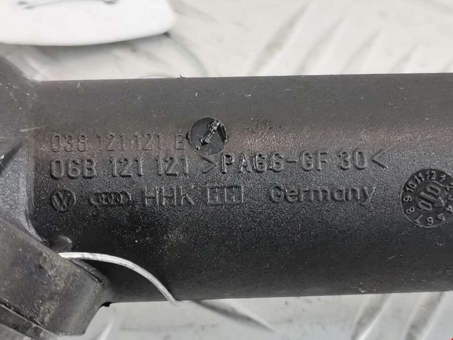 06B121121 Фланец (штуцер системы охлаждения тройник) Audi A4 B5 (1994-2001) Универсал 2000г. | Фото № 3 06B121121 Фланец (штуцер системы охлаждения тройник) Audi A4 B5 (1994-2001) Универсал 2000г. - Фото 3