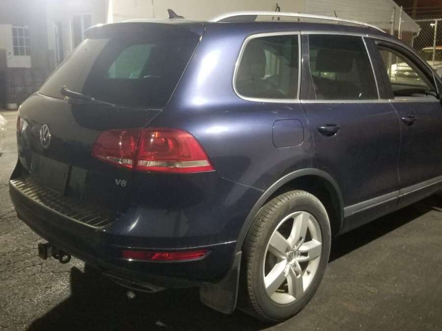 7P1927225 Кнопка ручного тормоза  Volkswagen Touareg 2 (2010-2018) Внедорожник 2012г. | Фото № 17  7P1927225 Кнопка ручного тормоза  Volkswagen Touareg 2 (2010-2018) Внедорожник 2012г. - Фото 17