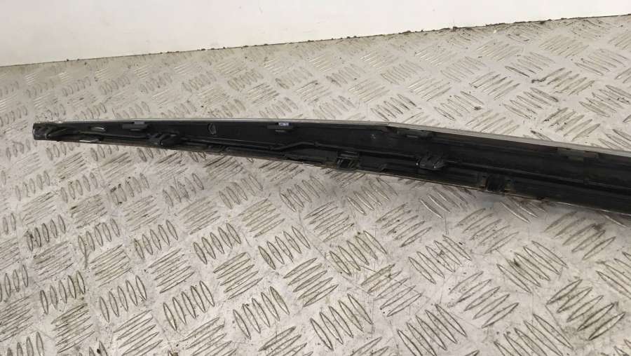 51137211167 Накладка двери (крышки) багажника BMW 5 GT хетчбэк 5 дв. 2011г. | Фото № 6 51137211167 Накладка двери (крышки) багажника BMW 5 GT хетчбэк 5 дв. 2011г. - Фото 6