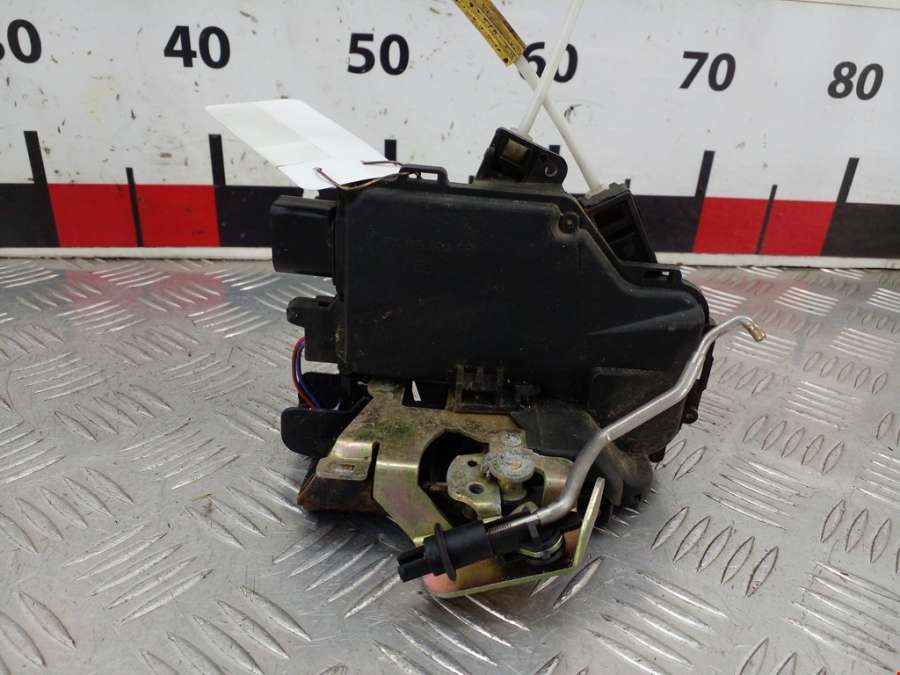 Замок двери задней левой Audi A6 C5 (1997-2005) Универсал 2000г. | Фото № 1 Замок двери задней левой Audi A6 C5 (1997-2005) Универсал 2000г. - Фото 1