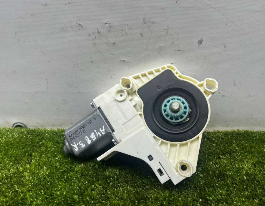 8K0959812A Моторчик стеклоподъемника задний правый Audi A4 B8 2011г. | Фото № 5 8K0959812A Моторчик стеклоподъемника задний правый Audi A4 B8 2011г. - Фото 5