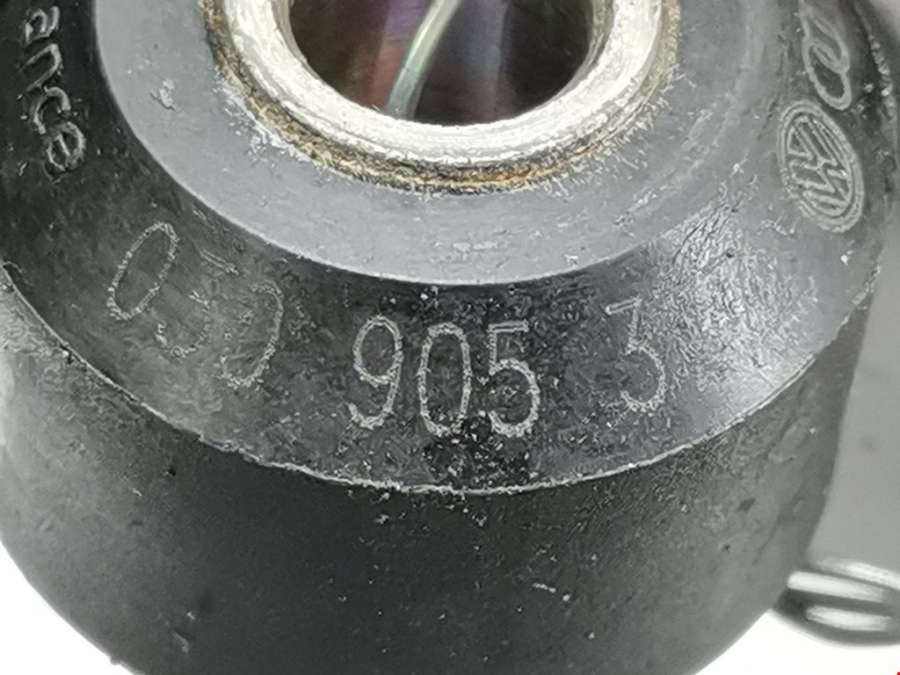 030905377C Датчик детонации Volkswagen Golf 4 (1997-2004) Хетчбэк 3дв. 2001г. | Фото № 4 030905377C Датчик детонации Volkswagen Golf 4 (1997-2004) Хетчбэк 3дв. 2001г. - Фото 4