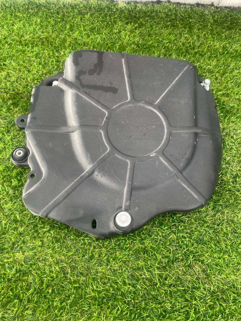 Декоративная крышка двигателя  Buick Encore 2023г. | Фото № 3   Декоративная крышка двигателя  Buick Encore 2023г. - Фото 3