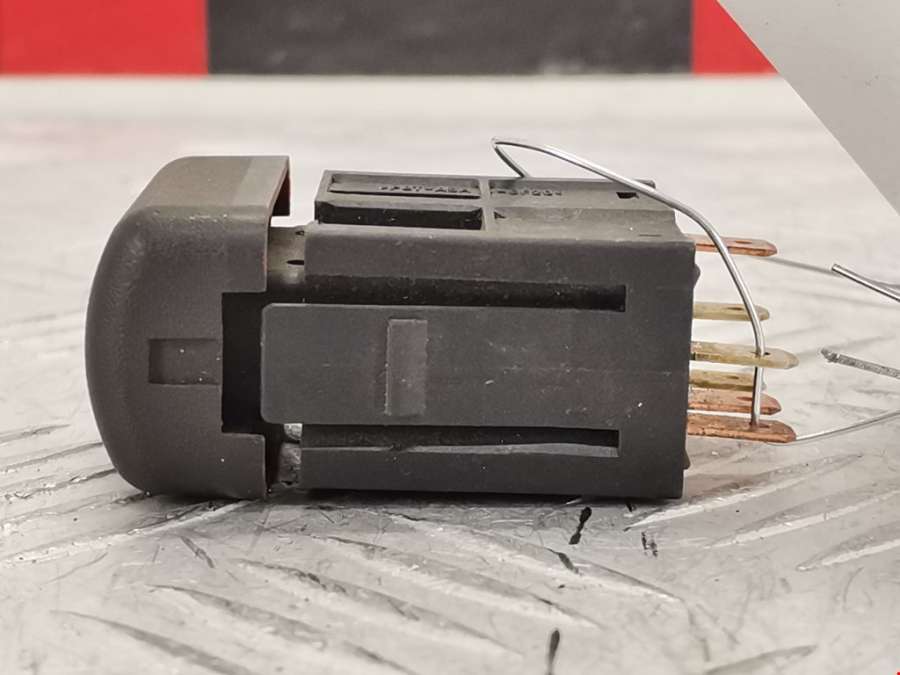 90589898 Кнопка аварийной сигнализации Opel Zafira A (1999-2006) Минивэн 2002г. | Фото № 2 90589898 Кнопка аварийной сигнализации Opel Zafira A (1999-2006) Минивэн 2002г. - Фото 2