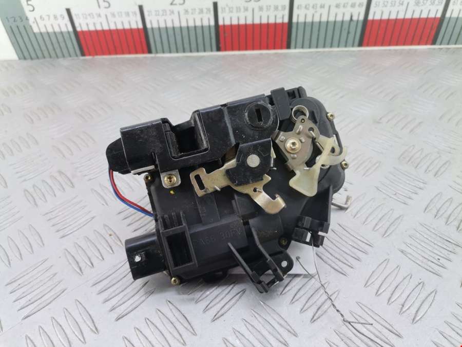 Замок двери задней левой Audi A6 C5 (1997-2005) Универсал 2001г. | Фото № 2 Замок двери задней левой Audi A6 C5 (1997-2005) Универсал 2001г. - Фото 2