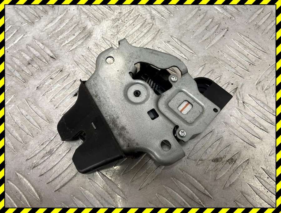 Замок крышки багажника Mitsubishi Lancer 10 2011г. | Фото № 2 Замок крышки багажника Mitsubishi Lancer 10 2011г. - Фото 2