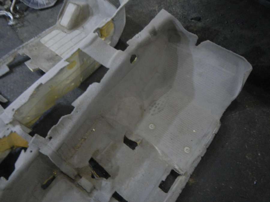 Покрытие напольное (ковролин) Volkswagen Touareg 0000г. | Фото № 4 Покрытие напольное (ковролин) Volkswagen Touareg 0000г. - Фото 4