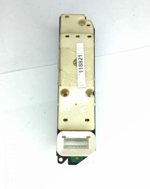 Блок управления стеклоподъемниками передней левой  Mitsubishi Space Wagon 3 2000г. | Фото № 2   Блок управления стеклоподъемниками передней левой  Mitsubishi Space Wagon 3 2000г. - Фото 2