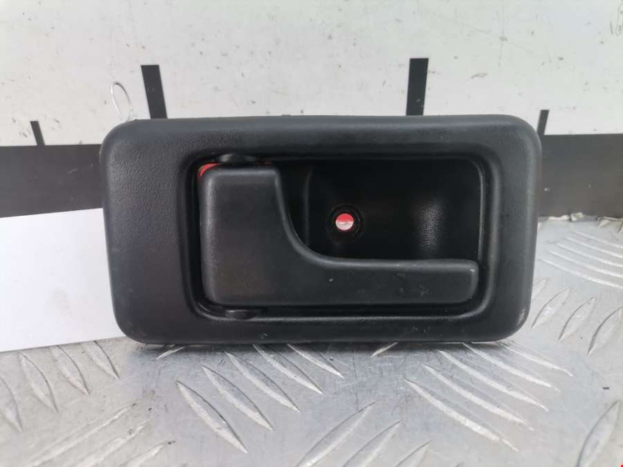 Ручка двери внутренняя задняя левая Opel Frontera B (1998-2004) Внедорожник 5дв. 2002г. | Фото № 1 Ручка двери внутренняя задняя левая Opel Frontera B (1998-2004) Внедорожник 5дв. 2002г. - Фото 1