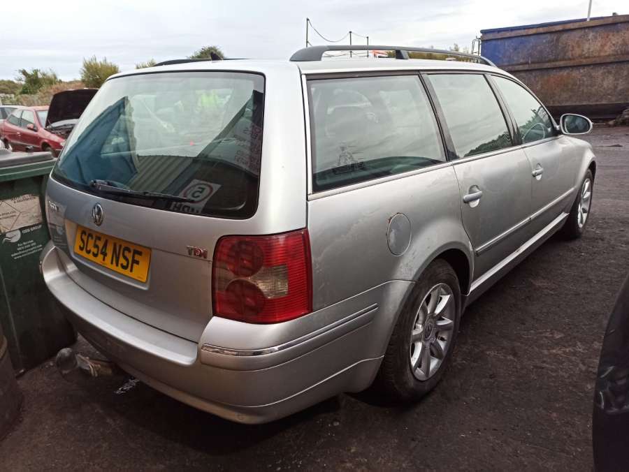 3B0959855B Кнопка стеклоподъемника Volkswagen Passat 5 GP (2000-2005) Универсал 2004г. | Фото № 7 3B0959855B Кнопка стеклоподъемника Volkswagen Passat 5 GP (2000-2005) Универсал 2004г. - Фото 7