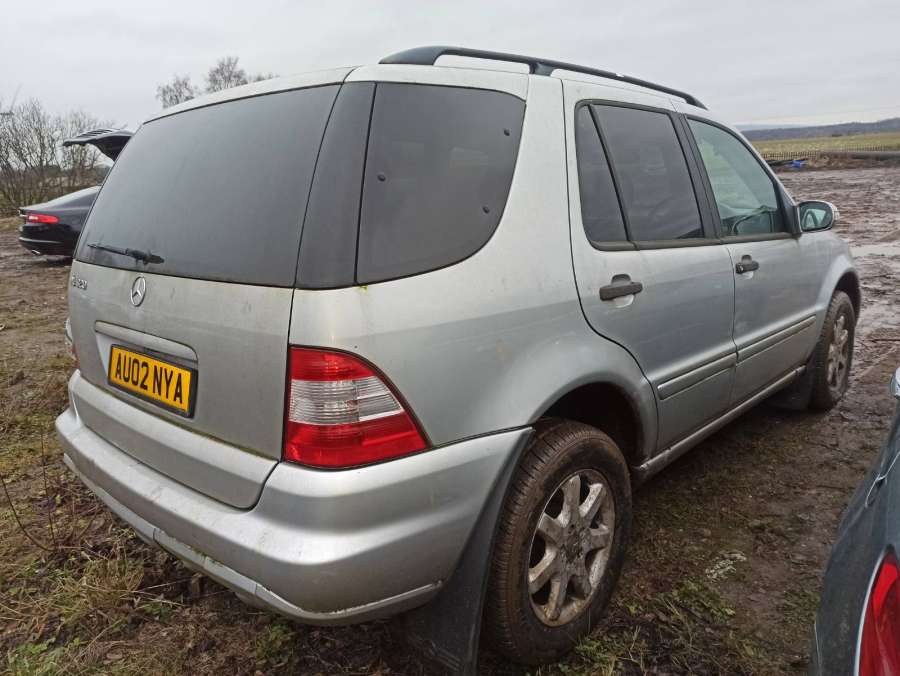 03100620 Кнопка подогрева (обогрева) сидений Mercedes ML-Class (W163) (1997-2005) Внедорожник 5дв. 2002г. | Фото № 15 03100620 Кнопка подогрева (обогрева) сидений Mercedes ML-Class (W163) (1997-2005) Внедорожник 5дв. 2002г. - Фото 15